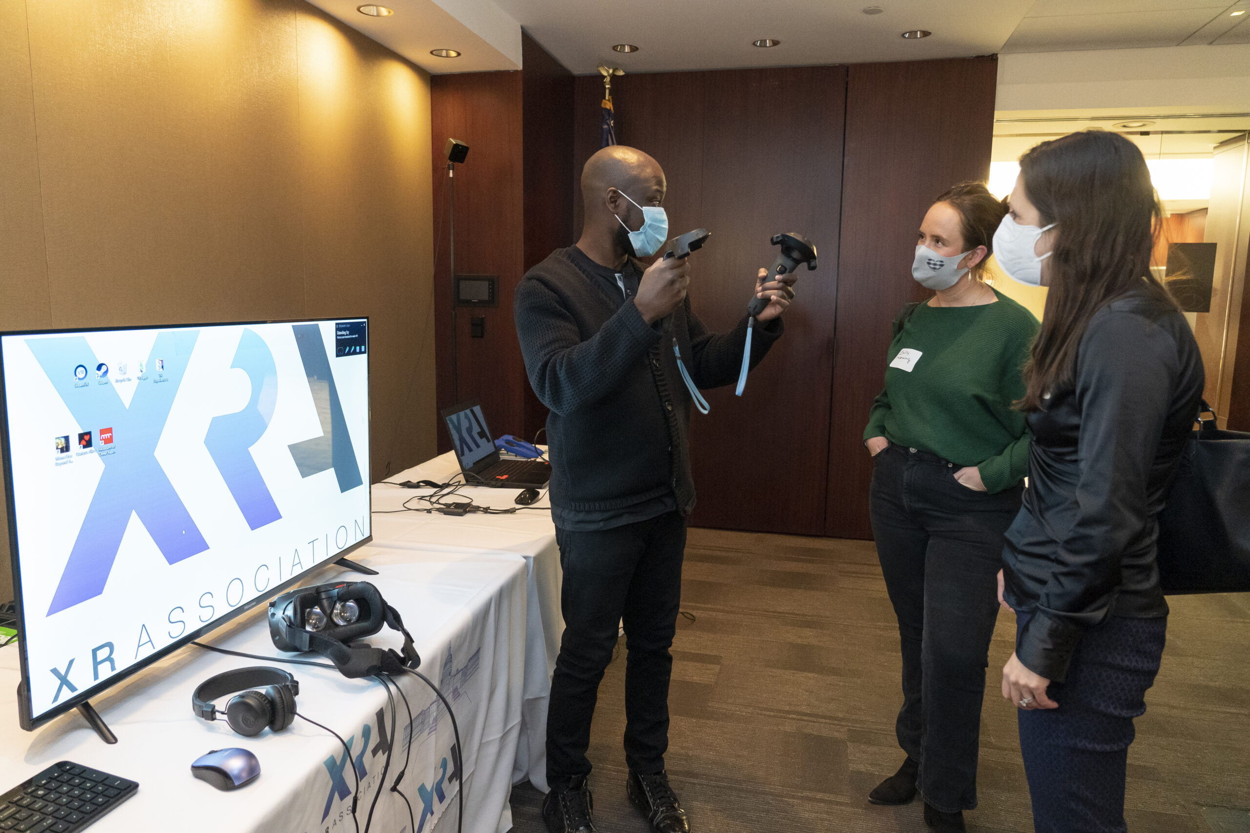 CONGRESSIONAL TECH STAFFERS EXPERIENCE LIMITLESS POTENTIAL OF XR TECHNOLOGIES AT XRA AND CTSA-HOSTED DEMO